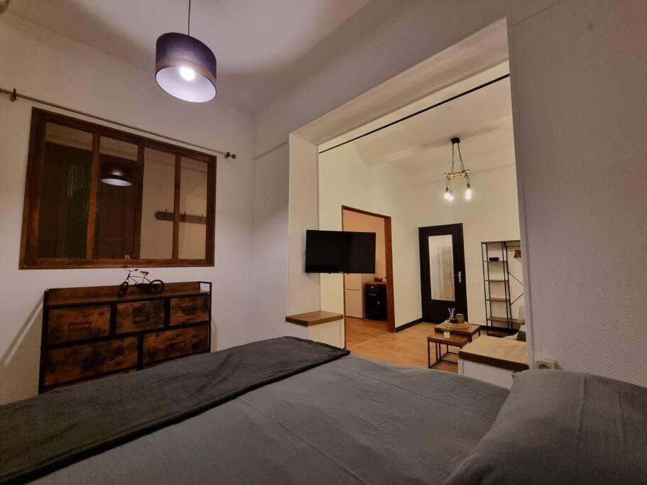 Chez Sam Apartment Сан-Лорон-дьо-ла-Салонк Екстериор снимка